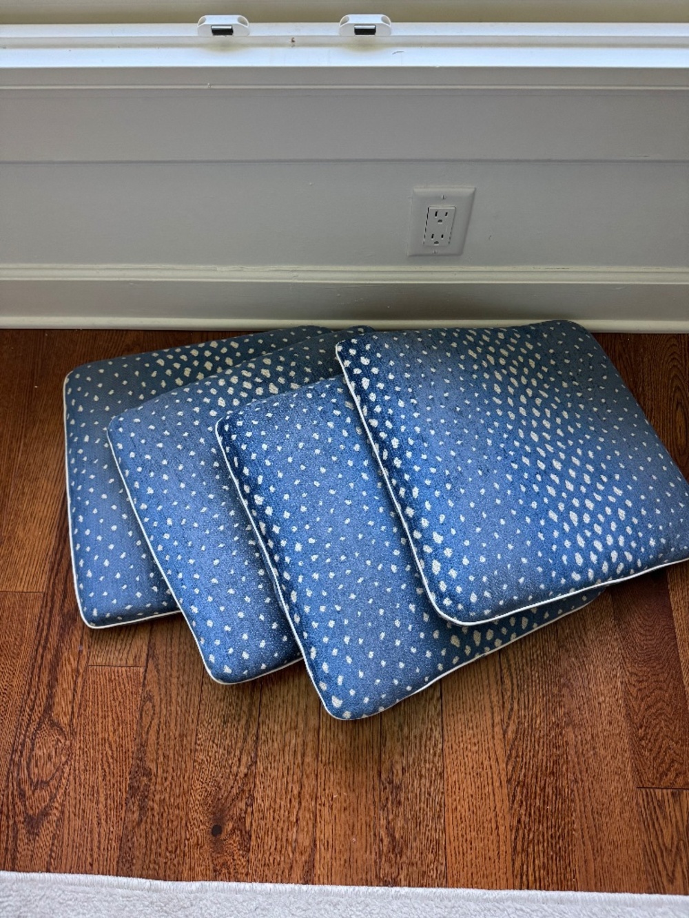 4 x Blue velvet animal print piped dining chair pads 16" x 17"x 1-1/2"